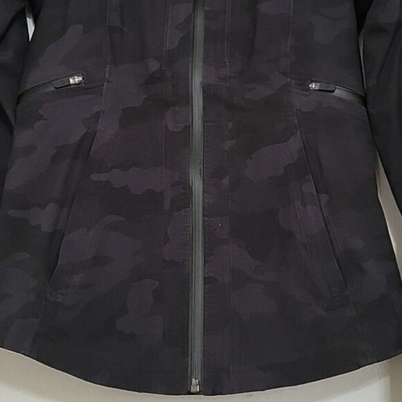 Lululemon Break A Trail Jacket - Picture 5 of 11